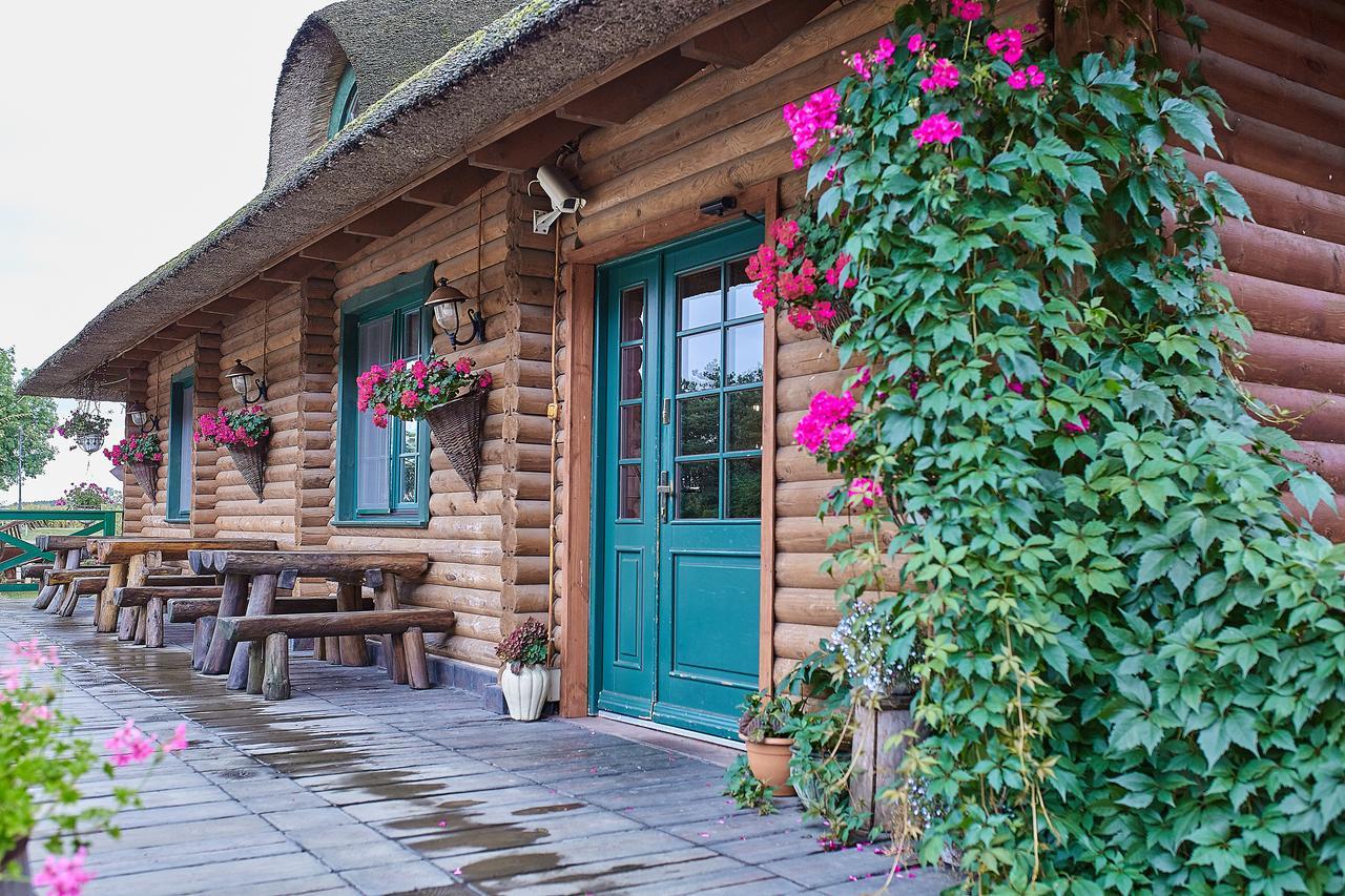 Bed and Breakfast Karczma Biesiadna Dalnia Exteriér fotografie