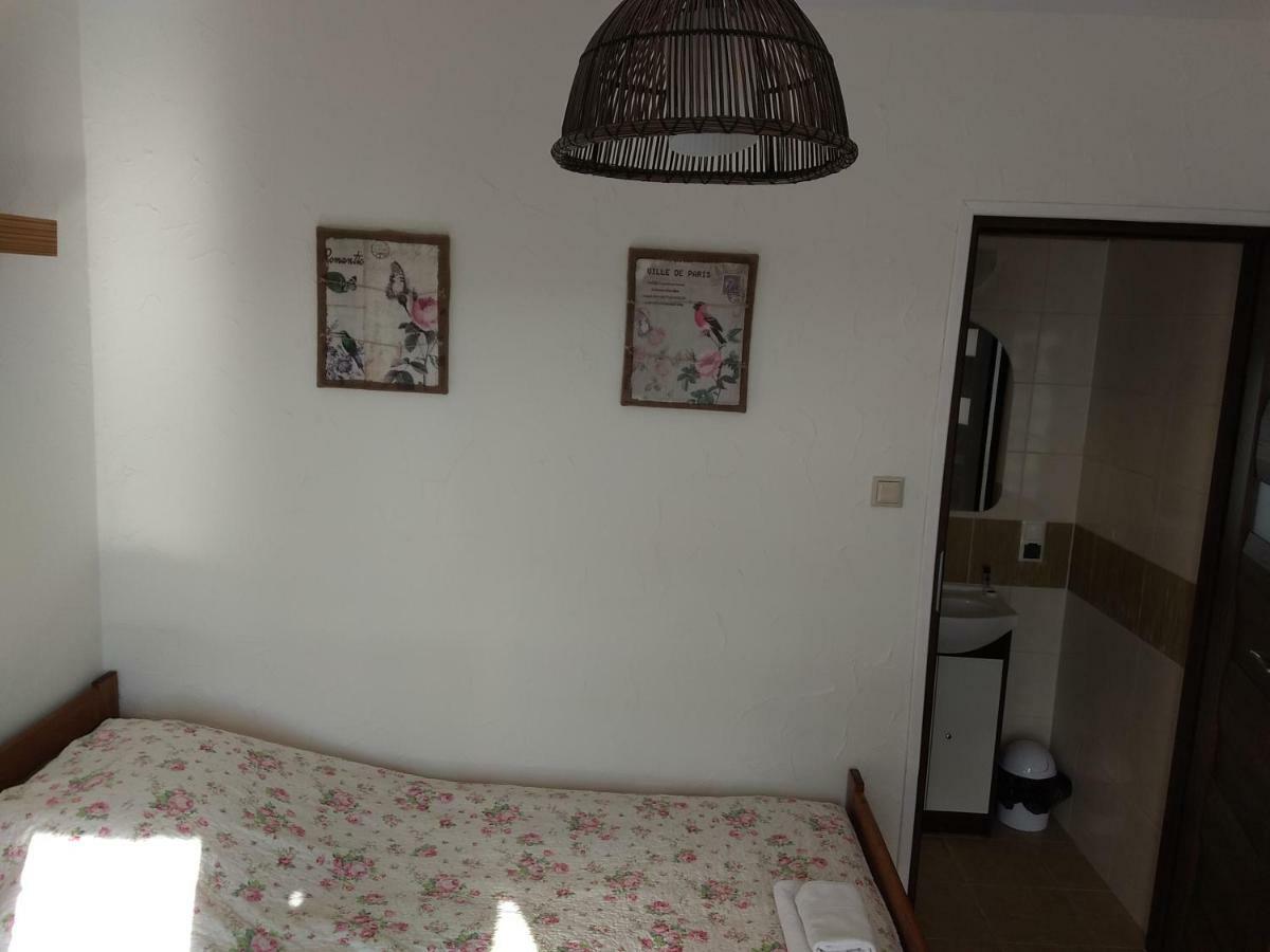 Bed and Breakfast Karczma Biesiadna Dalnia Exteriér fotografie
